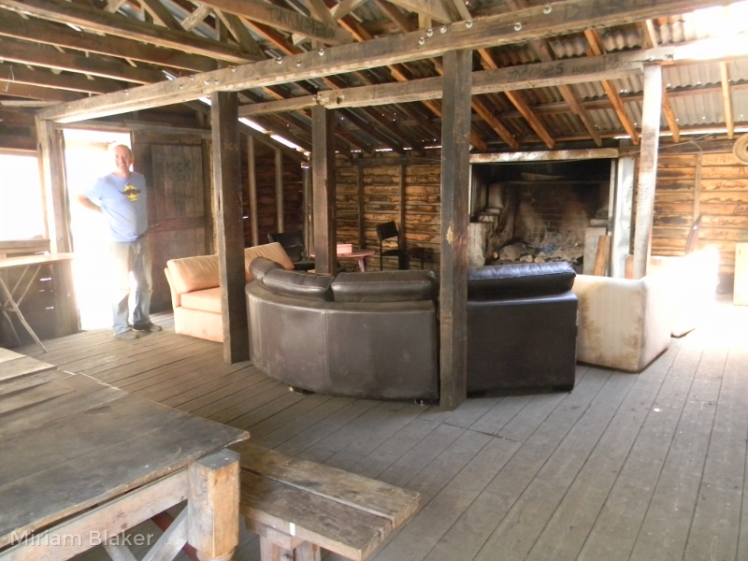 Inside Razorback Hut (800x600)